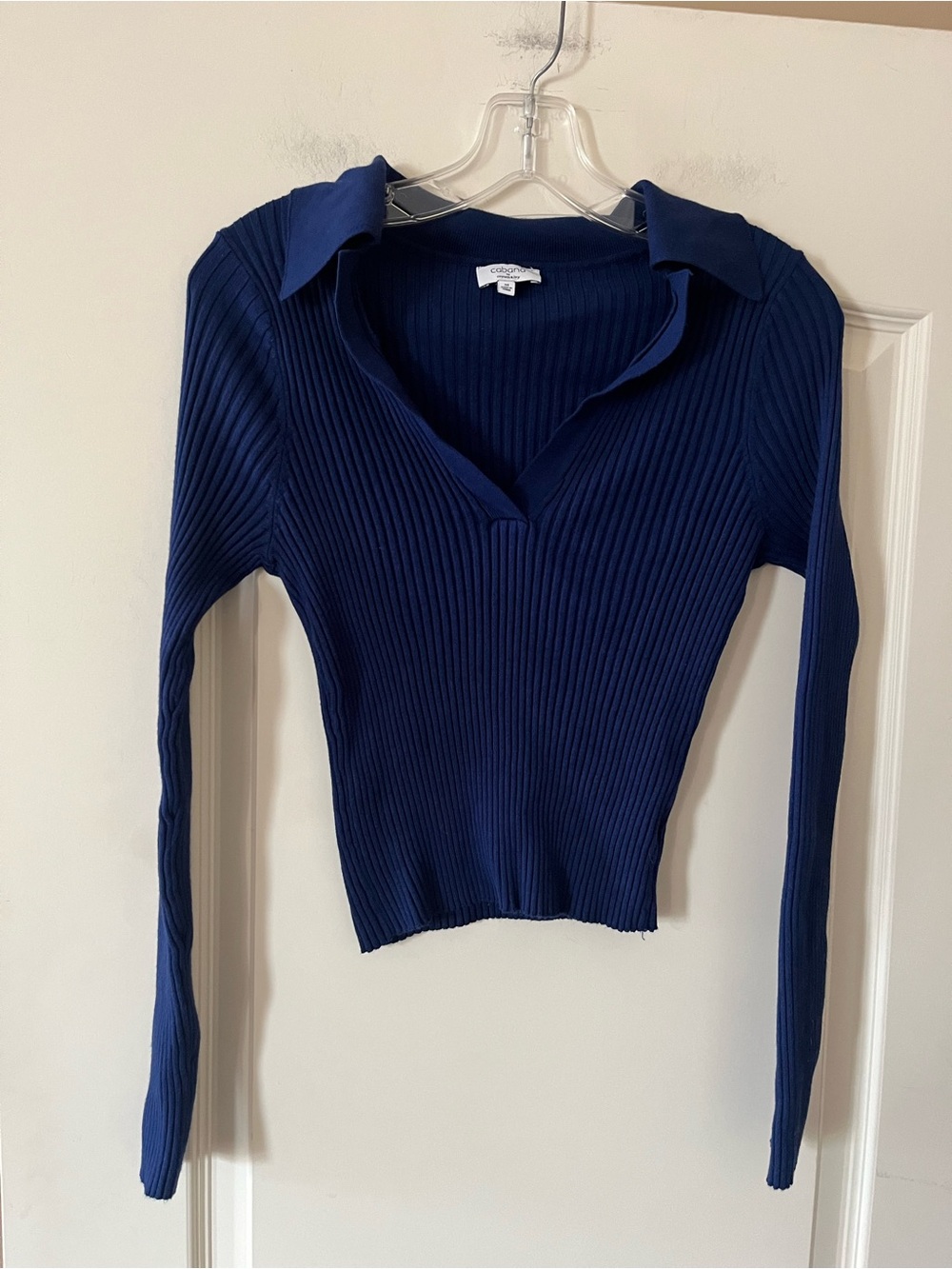 Cabana by Crown & Ivy Beautiful Deep Blue Stretchy V Neck Fitted Top Size Medium